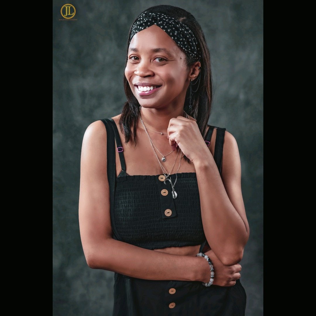 InKatW3Trust's tweet photo. "Sometimes an angel, sometimes a hell-raiser, always a strong woman.”
—R. H. Sin
🎙🎙
📸 @JayLeeAC

#backstagecorrespondent  #InKatWeTrust #WrestlingTwitter #girlswholikewrestling #Broadcasting #blackcontentcreators #BlackGirlMagic https://t.co/fgsoWHbsQe