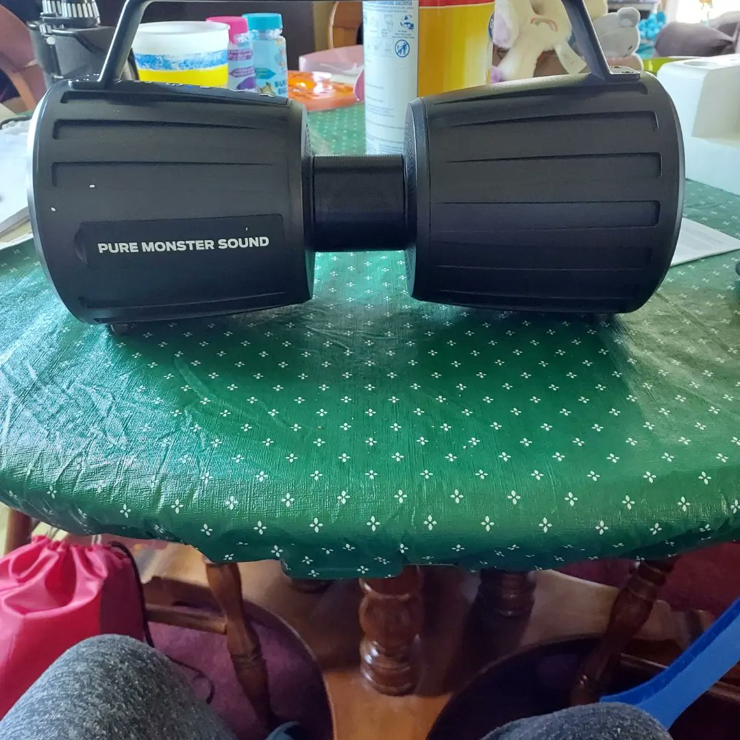 toler_amy's tweet photo. https://t.co/FYfRdvABiz

This speaker is AWESOME. It's huge! And it's loud! Looks pretty durable and it would probably rattle. I had a sleepy(ing?) Baby so I couldn't try it out to it full potential inside but when I test out any wireless speaker I always test it with motley crue https://t.co/AEiAgpyaS1