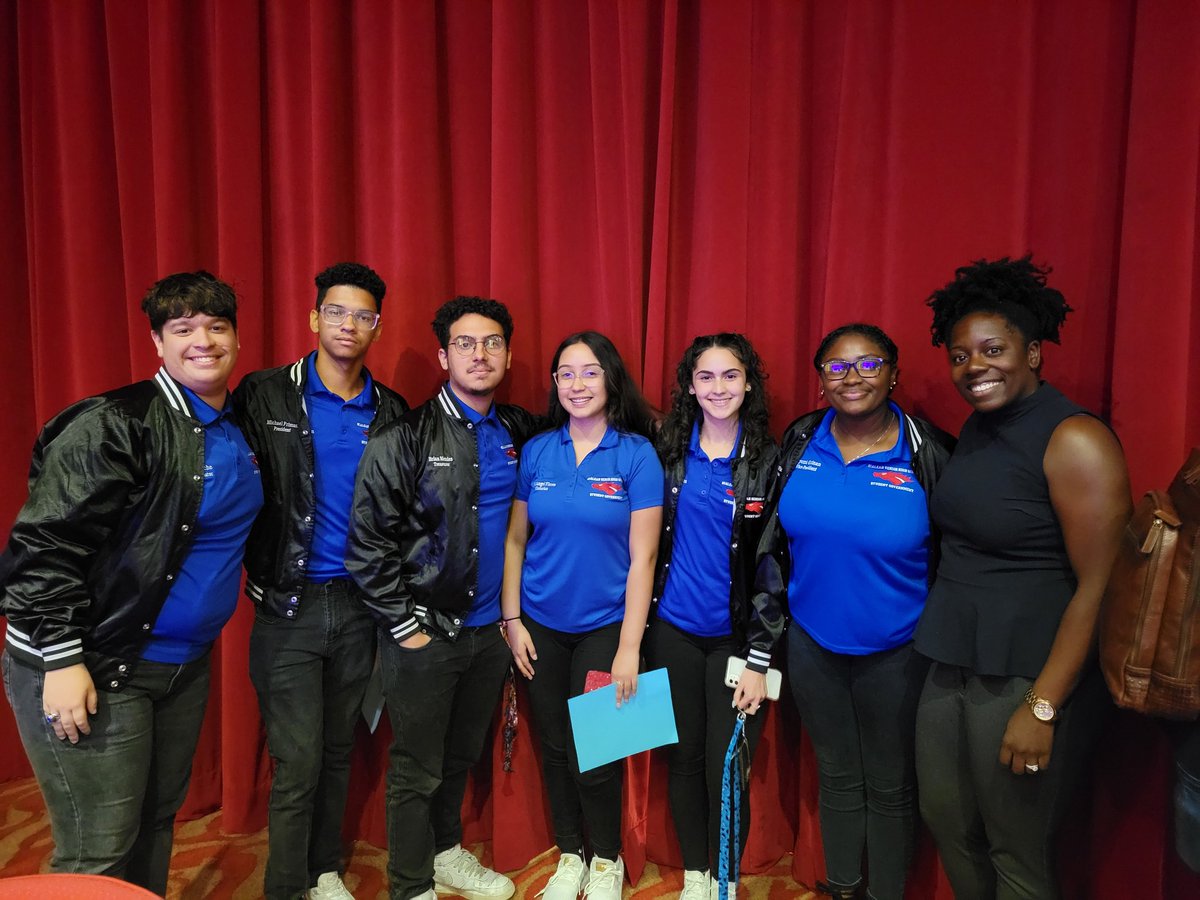 MsShaunaMarie's tweet image. Humbled to speak to students from @MDCPS on behalf of the @MiamiDolphins for @the_trayvon foundation with @ShevrinJones. Bringing the message of #foootballunites and how we are enough just as we are.  These students are future leaders and remind us that we can make a difference