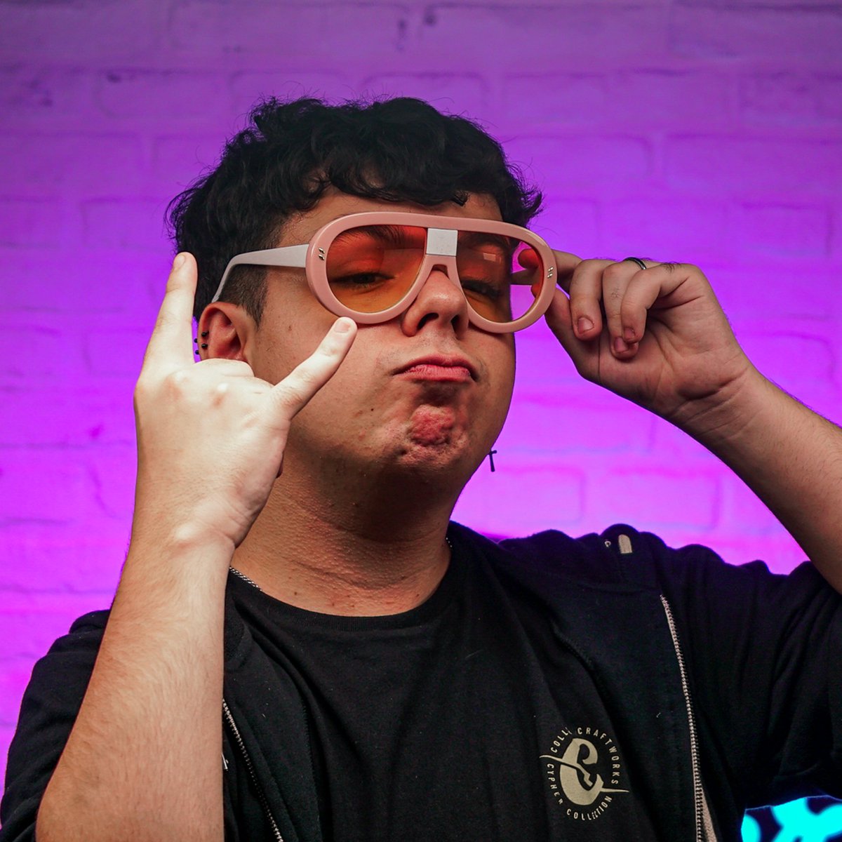 themoshpitgame's tweet photo. Meet @JoacoFCollider &amp; @TomasFCollider, part of our Community Management Team!🔥

You'll see these 2 trolling people on Twitch &amp; answering your hot and saucy questions here on Twitter, so be nice to them!🤣

Let's welcome them to the #ColliderFam! https://t.co/O1itnLCt1Q