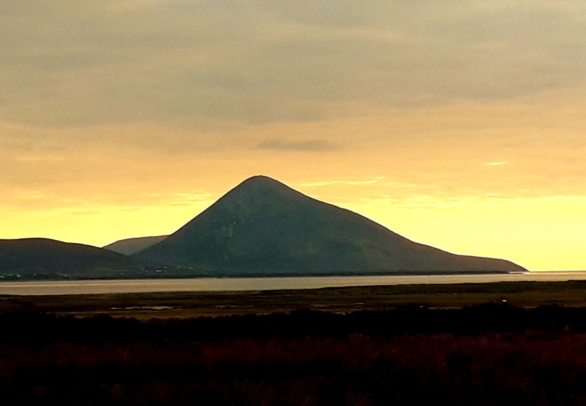 caffmari's tweet photo. Sunset in #Mayo @AllThingsMayo @NpBallycroy @wildatlanticway https://t.co/5TLU6QIn9j