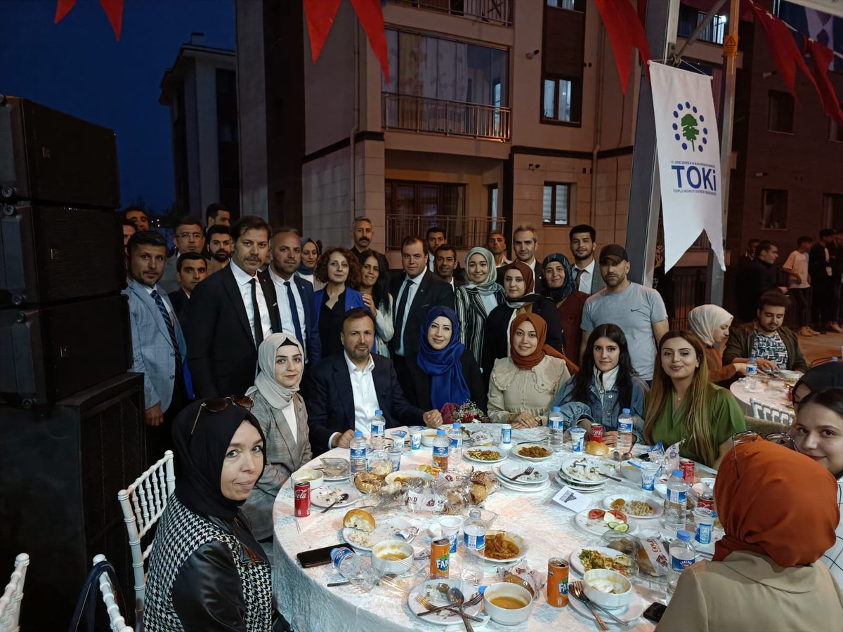 EmlakYonetim's tweet photo. Emlak Yönetim AŞ olarak Elazığ iftarına katıldık.

https://t.co/0tHlIZelTm https://t.co/wxTD0NqTq6