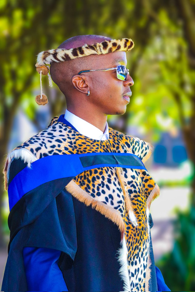 GeneralGabindo's tweet photo. Zulu Man With Some Power.👨🏾‍🎓 https://t.co/yz43AeLP2D