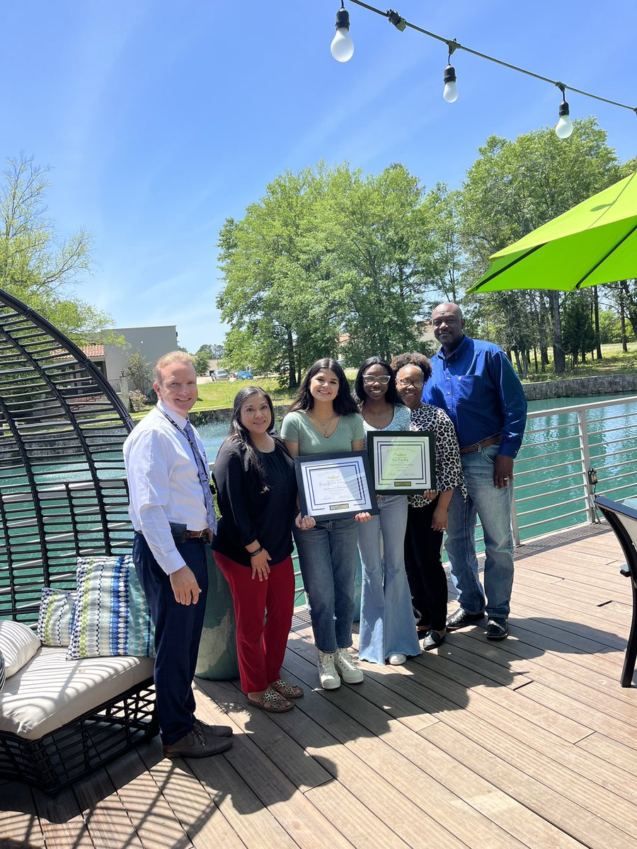 Congratulations Kyla Daye, Valedictorian, and Emma Arteaga, Salutatorian at Tyler HS 2022. Your families and your school are proud of you. @TylerISD @TylerHighLions