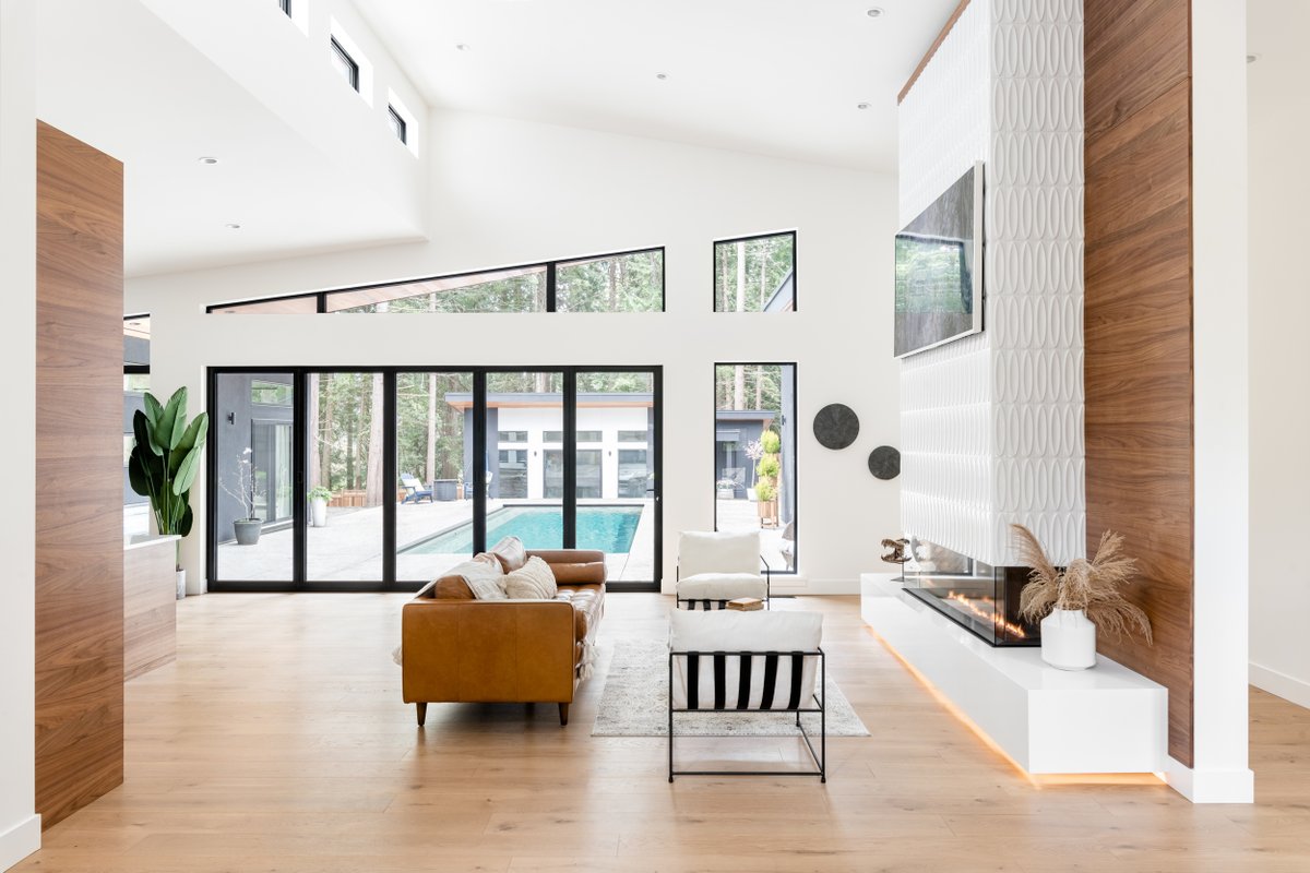 Whitewolfhomes's tweet photo. The definition of cozy: giving a feeling of comfort, warmth, and relaxation https://t.co/b2puIpuXyk