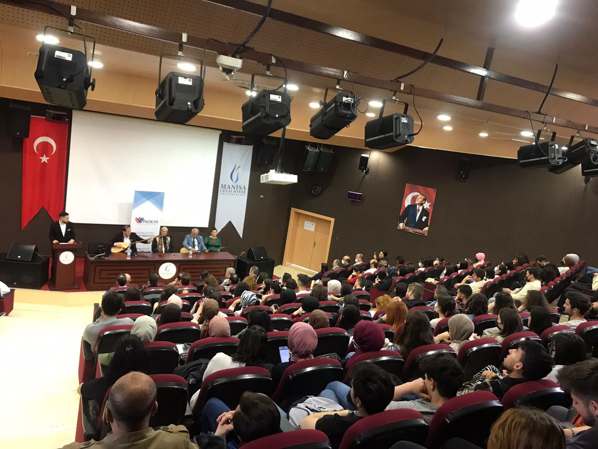 mstemrebalci's tweet photo. 📒Panel ve konferanslar,
📒Geziler,
📒Sosyal etkinlikler,
📒Kitap okuma programları..

ADEM topluluklarımızın gerçekleştirdikleri faaliyetlerinden sadece birkaçı 🙂

Kendilerini fikri ve sosyal anlamda geliştirerek Türkiye'nin yarınlarına yürüyen kardeşlerimi tebrik ediyorum. https://t.co/qYEKkBaU0V
