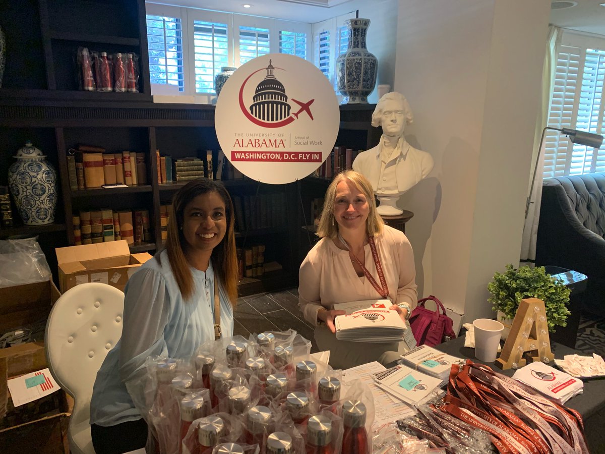 We are all set up at the Capitol Hill Hotel, and folks are checking in! Come see <a href="/TurnerCarrie/">Carrie Turner</a>  and <a href="/SWShaylaS/">Shayla Smith</a> (and Thomas Jefferson!) down in the lobby!