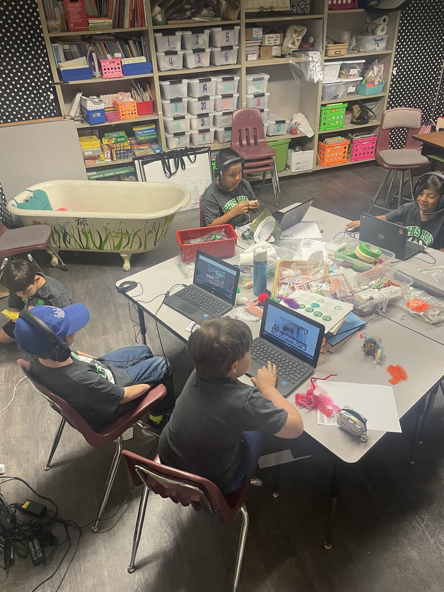 HorganELTOFE's tweet photo. 2nd grade crew updating their portfolios! Thankful for @GoogleForEdu and @Flipgrid to streamline this process! https://t.co/WfXYYuJ26r