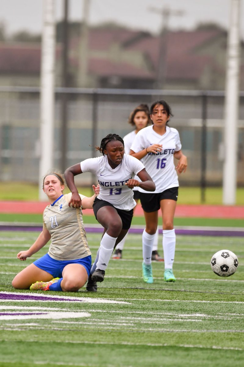 ladycatsoccer17's tweet image. Junior Bryanna Armstrong picking up TASCO All-Region honors, 1st Team All-District D24-5A, Academic All-Distric, All-County Offensive Player, and she&apos;s still got time to be #13 in her class!!  #recruitAngleton