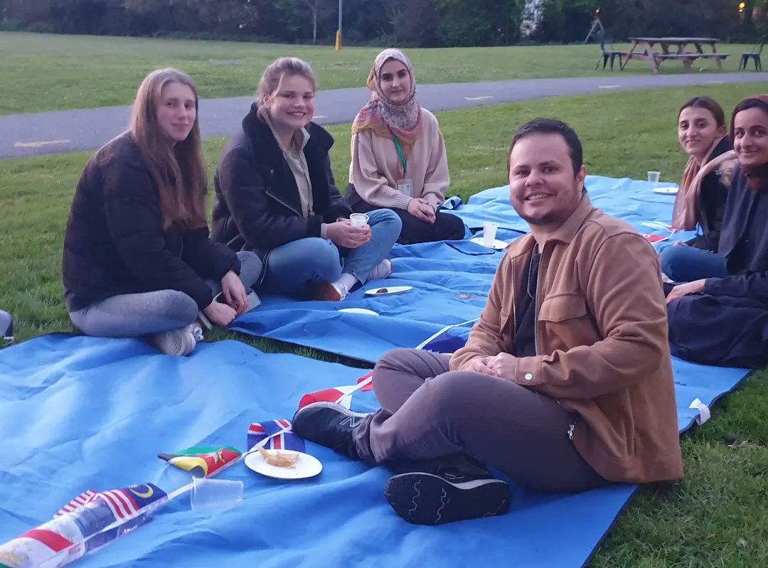 sabiha_chaplain's tweet photo. One Iftari Together on Campus this year took place at our lovely Whitelands College attended by over 11 different nationalities of people breaking fast together!

@Badger_Space @RoehamptonUni @RoeChaplaincy #interfaith #peace #RoeRamadanReflections https://t.co/DStGVrtRSi