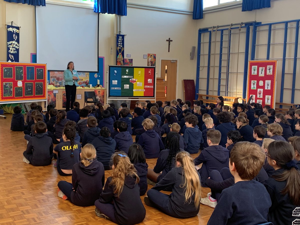 It was wonderful to visit Our Lady Queen of Heaven Primary School @OLQH_SW19 today ❤️ Reception beautifully sang the national anthem - with actions 🇬🇧🙌 And I took great questions about my work as an MP and how to make a difference in our community👏