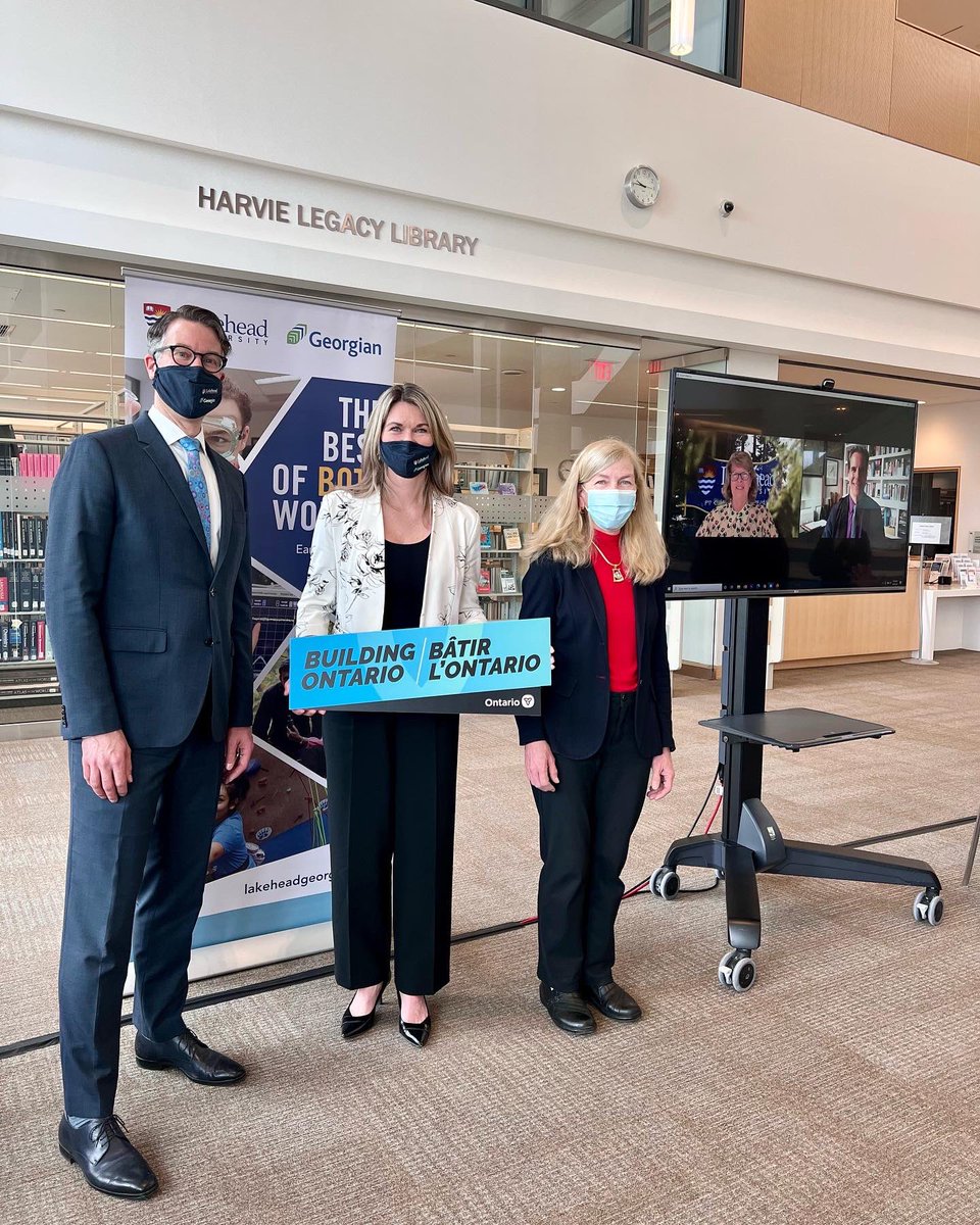 JillDunlop1's tweet photo. 1/2 Today I was delighted to announce our government is providing $2.56 million to renew the support for a partnership between @mylakehead and @georgiancollege. Collaborations like Lakehead-Georgian help students in Simcoe County earn both a degree and a diploma. https://t.co/a8FZJQWfwG