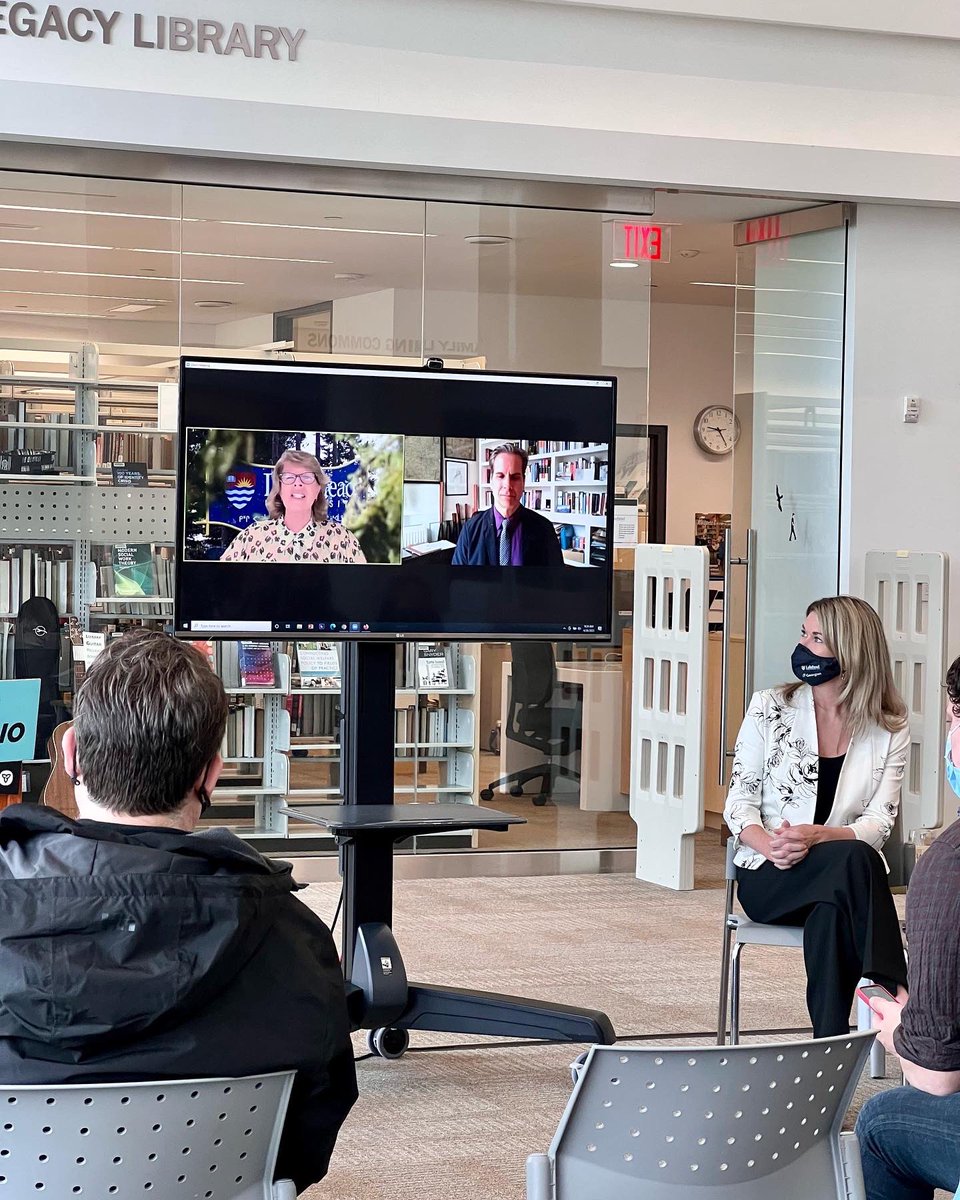 JillDunlop1's tweet photo. 1/2 Today I was delighted to announce our government is providing $2.56 million to renew the support for a partnership between @mylakehead and @georgiancollege. Collaborations like Lakehead-Georgian help students in Simcoe County earn both a degree and a diploma. https://t.co/a8FZJQWfwG