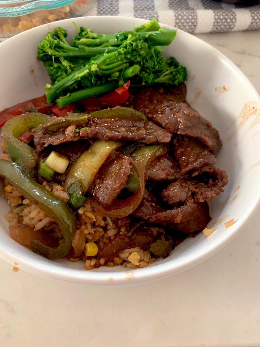 frostbitecra's tweet photo. I don’t mean to brag, but this was a very good meal and probably a lot healthier than what’s cooked at our local restaurant. Ingredients were fresh, meat and vegetables were delicious… vegetable fried rice with pepper steak. #chefaustin @chefdjimenez https://t.co/2CzpTrBOl3