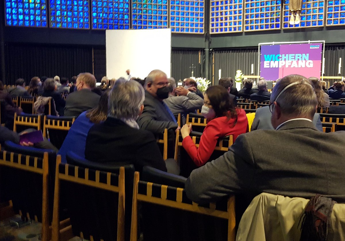 coelschl's tweet photo. Gleich beginnt der #Wichernempfang 2022 der #Diakonie Deutschland zum Thema „Das neue Wir - Gemeinsinn im 21. Jahrhundert“. In diesem Jahr sind wir in der @KWGBerlin zu Gast. https://t.co/NQPO4ZFHvv