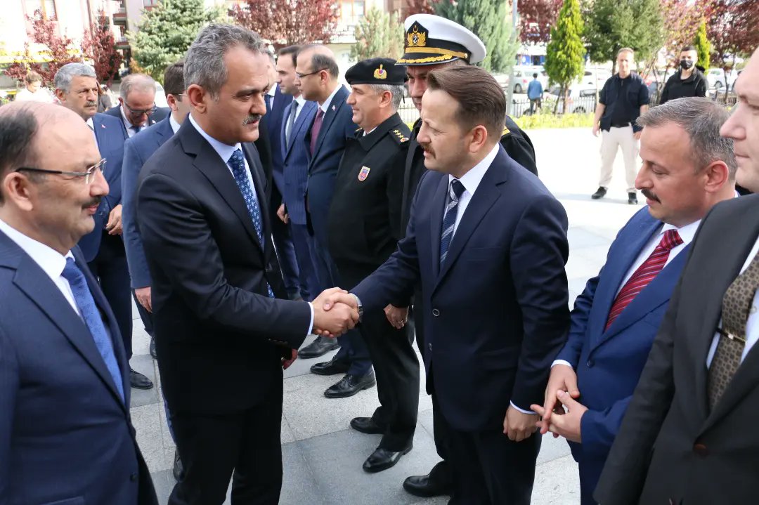 Bakanımız Sayın Mahmut Özer Çeşitli temaslarda bulunmak üzere İlimize teşrif ettiler.
<a href="/tcmeb/">Millî Eğitim Bakanlığı</a> <a href="/OuzhanACAR7/">Oğuzhan ACAR</a> 
Haber⤵️
instagram.com/p/Cc0fQiJooIm/…