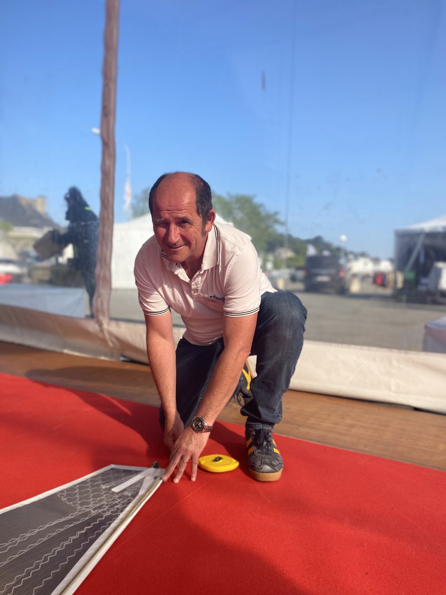 Le jaugeur de la #CapMartinique : Ludovic👤
Il est directeur du centre de calcul de l' @UNCLarge, il garantit la conformité des bateaux à la jauge IRC (dimension voiles, gréement). Il travaille avec des clubs &amp; une 10aine de courses dans le monde chaque année et ce depuis 2001 !