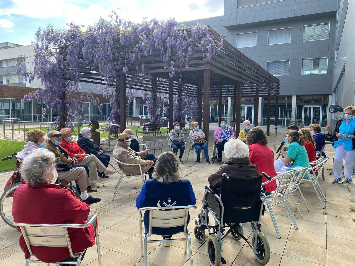 🧓👵🧑‍🦳 Segueix la setmana de la gent gran a #Vic amb activitat física a l’aire lliure, tallers de memòria i presentacions de serveis que donen resposta a les necessitats diàries de persones de 65 anys o més.

Consulta tota la programació a 👉 bit.ly/3MnAhgo