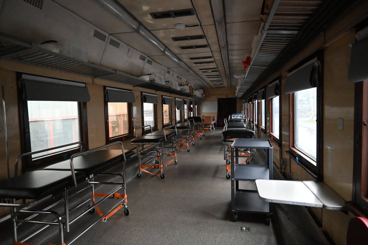 MSF_Ukraine's tweet photo. The new #MedicalTrain has eight carriages at its core, four more than the previous one, and they include capacity for 16 patients needing hospital-level care, around 20 (or potentially more) patients needing a lower level of care. https://t.co/h2SK03aI9F