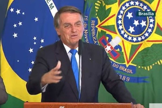 correio's tweet photo. Bolsonaro faz aceno ao eleitorado jovem e reforça lema fascista
https://t.co/g2J7fYPwSq https://t.co/0gc98g50WM