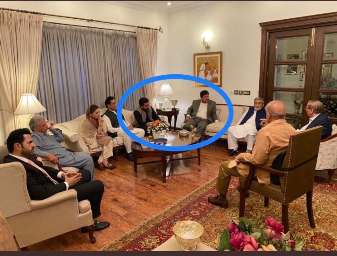Muhamma10428717's tweet photo. #Deep_Pockets
#FazloDiesel_Ka_Palto_Kuta @SaleemKhanSafi https://t.co/06IPBoTJgh