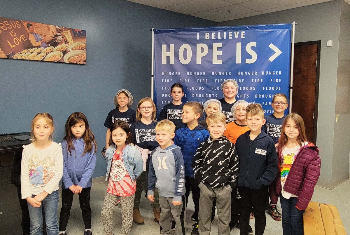 LINCOLN SERVICE PROJECT!
Thank you to all the Lincoln students and families who volunteered at Feed My Starving Children last night! It was a wonderful evening for our Lincoln Leopards to help support others. 🤗 #Volunteer #D303Pride