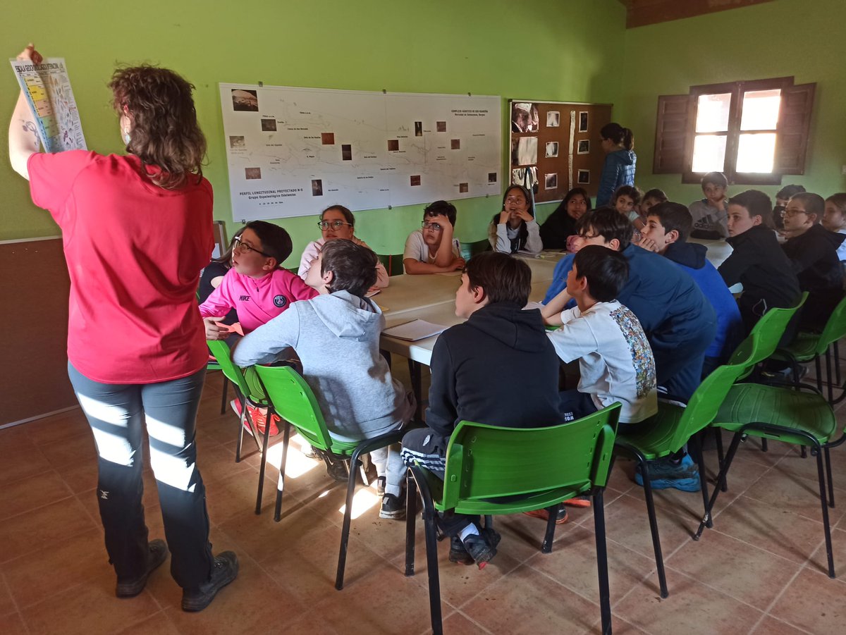 LaSalle_Burgos's tweet photo. 5º DE PRIMARIA SE VA A BUTRERA - Los alumnos de 5º EPO se fueron ayer de excursión a las aulas de la naturaleza de #MolinoDeButrera, donde estarán hasta el viernes.
Deportes, marchas por el monte, talleres, veladas, rutas...
Podéis verlas imágenes en Sallenet.
#SomosLaSalle https://t.co/CotSZzeGmd