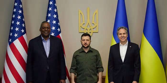JAFAranda's tweet photo. ¡"Pobre Volodimir"!, cómo se te ríen en la cara, ¡"pobre Ucrania"!, gobernada por una marioneta de los Estados Unidos. https://t.co/dMbu1zvcDv