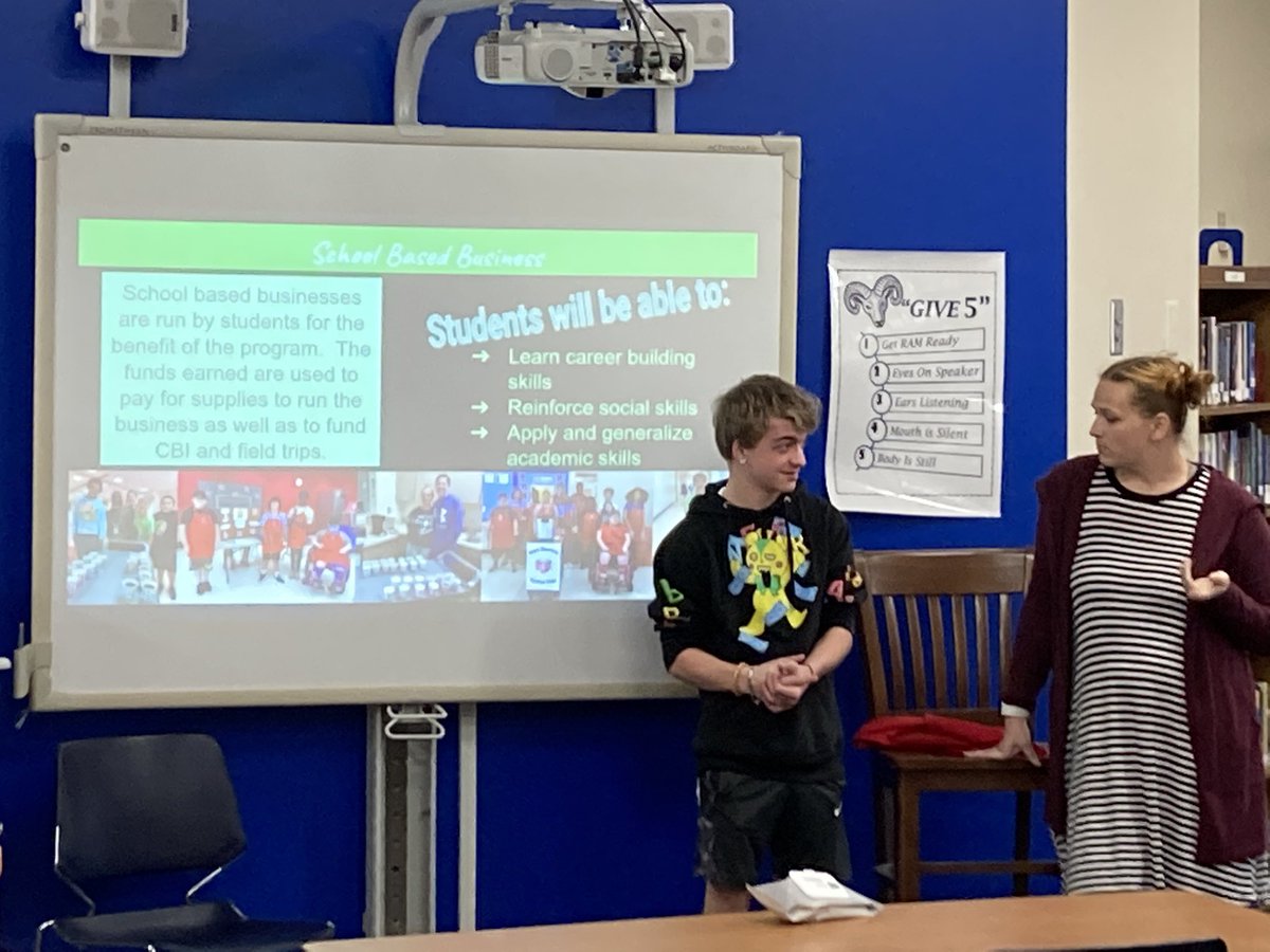 dmcdonald141's tweet image. Enjoyed hearing about @gvillerams school based business and the RamPals club during our monthly #middlelevel principals lunch. @gcschools