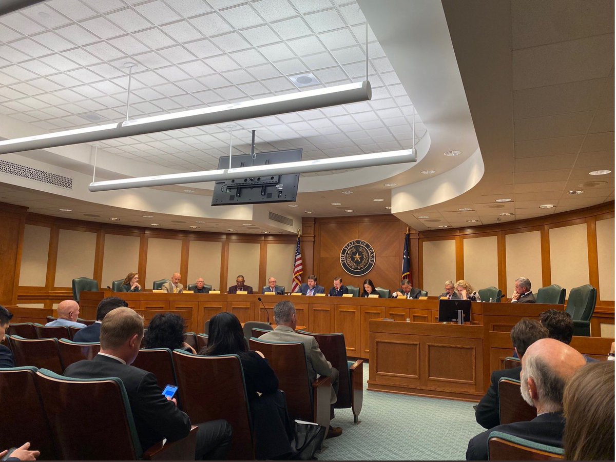 Chairing our first interim hearing of the State Affairs cmte today. Hearing testimony from agencies & stakeholders on our charges including updates on HB 5 & HB 1505 on broadband expansion, as well as cyber security preparedness & state procurement of goods from Russia. #txlege