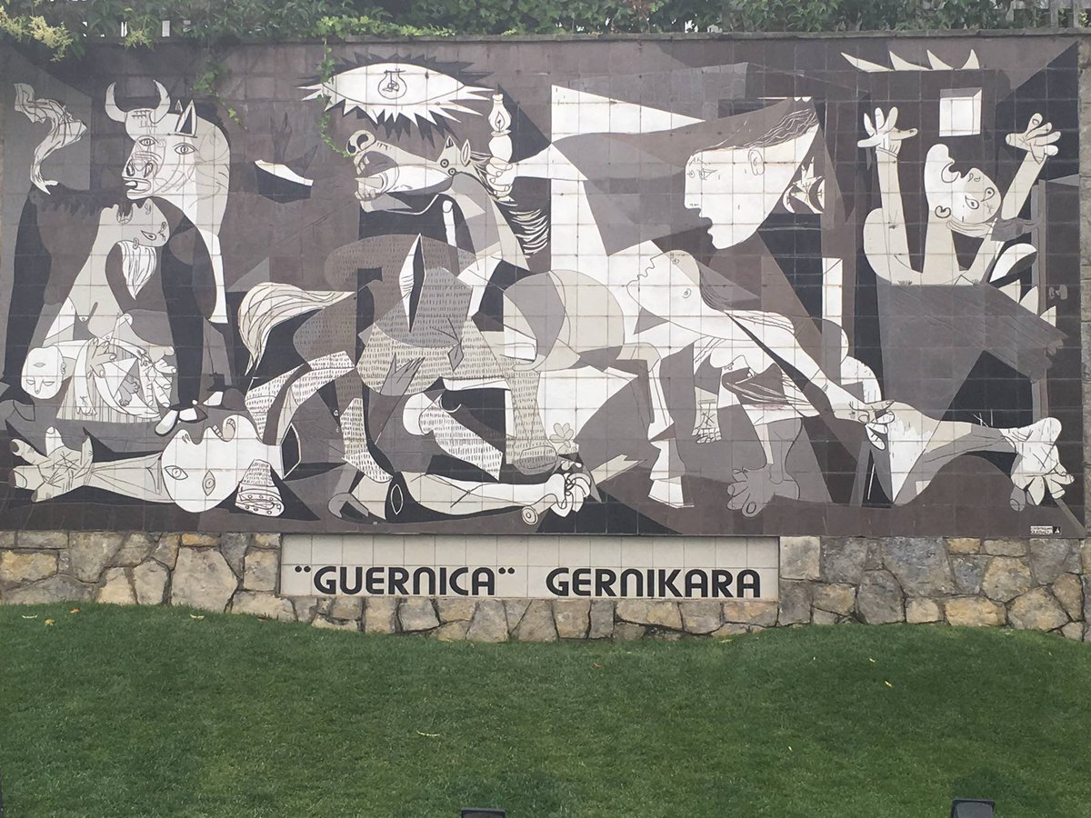 Today is the 85th anniversary of the bombing of the #Basque town of #Gernika by the #Nazi Luftwaffe's Condor Legion &amp; #Mussolini's #fascist airforce on #Franco's orders
The civilian population was targeted on market day killing 1500+
#Gernika85urte #Guernica #NoPasarán #Gernika85