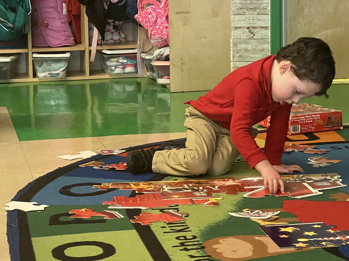 SFCCSTROJANS's tweet photo. Puzzle-mania! #sfpkrocks https://t.co/QPl7smxmEA