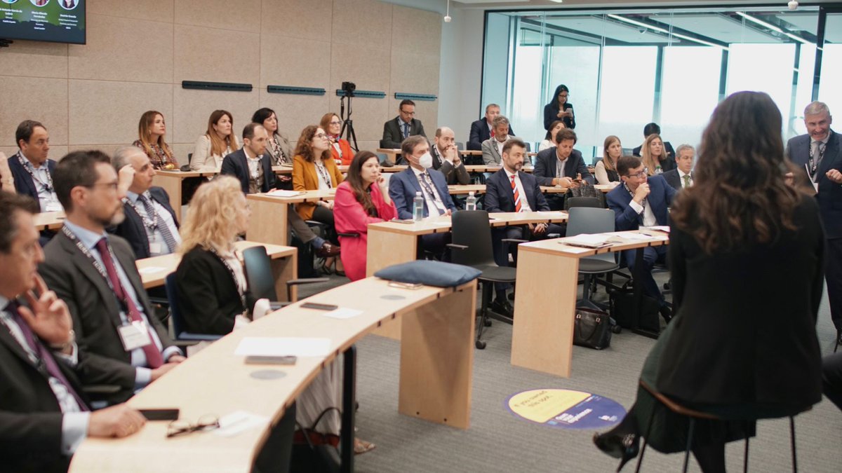 OrgDCH's tweet photo. 👏​​Hemos culminado el “Diálogo entre Directores de Recursos Humanos y #CFOs”, sobre la #DesconexiónDigital y los Criterios #ESG en las instalaciones de @IEuniversity 
Gracias a todos los participantes, asistentes y partners por acompañarnos en esta jornada. https://t.co/h6W9Xuy1Aa