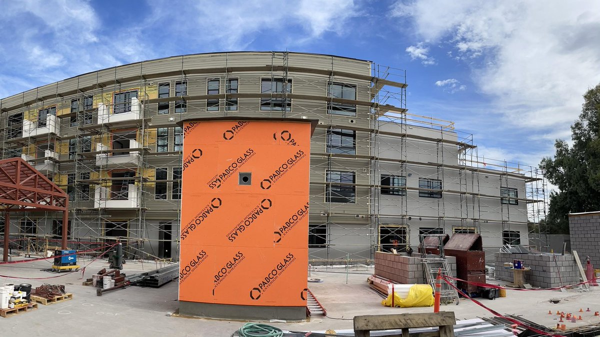 PRI_LLC's tweet photo. Watching The Common take shape with this panorama of the courtyard! ⚒️📸 @BuildWillmeng @TheCommonPhx https://t.co/Z2QHstIiAJ