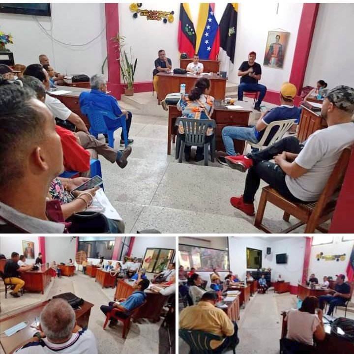 PsuvFF's tweet photo. Reunión Ordinaria del Equipo Político Municipal del PSUV Fernández Feo 

#26Abr 

A fin de profundizar estrategias políticas para avanzar en la reorganización de las estructuras de base del poder popular.
@PartidoPSUV
@PSUVTachira 
@dcabellor @ConcejoFeo https://t.co/me8bkvCtC5