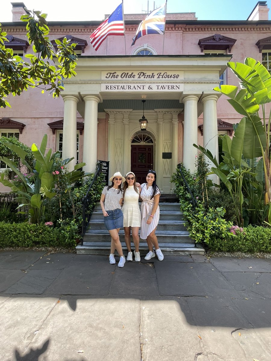 TeacherNataliaJ's tweet photo. What a pleasure to had the opportunity to enjoy Spring break exploring South Carolina and Georgia with @FranciaGiraldo8 @dicapemi We had si much fun 🤩 @ParticipateLrng #unitingourworld https://t.co/IIa3PDmJx4