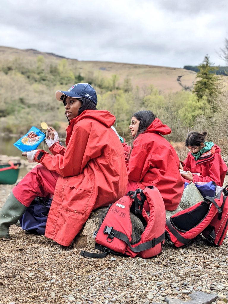BlairvadachAndy's tweet image. Day two with @ndhsglasgow with a trip over to the @lomondtrossachs and a lovely wee #canoe adventure showing them the sights of #lochard 🙌 
Even saw an Osprey!🦅👌
@BlairvadachOEC
#NotreDameBV22