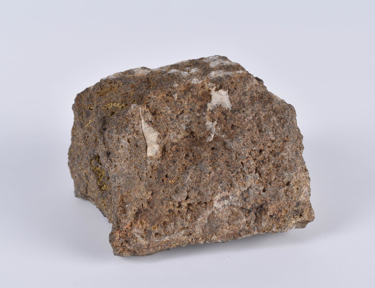 Goethe_Rocks's tweet photo. #MonatdesVulkans
Inv. Nr.: GNG 00264
Hist. Präsentationstitel: #Mineralien-#Sammlung, #Hyalit auf #Basalt von #Frankfurt a. M.
Sammler: #Goethe
#Geowissenschaften #MuseenKSW #geology #Museum #minerals https://t.co/cQAdPdlcMQ