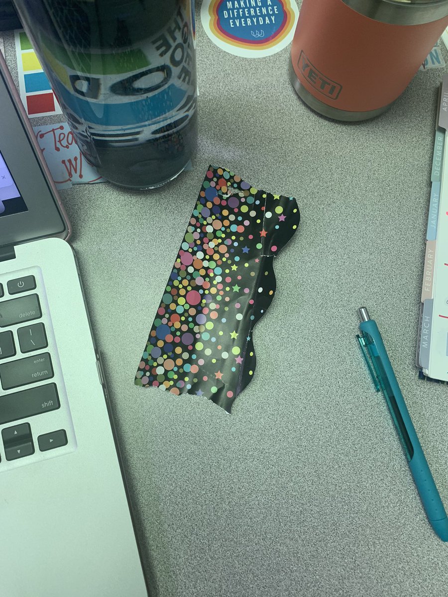 mrsgallesfcs's tweet photo. Nothing says end of the year like this picture…. #almostmay #teachertwitter https://t.co/eyWfFKwsRs