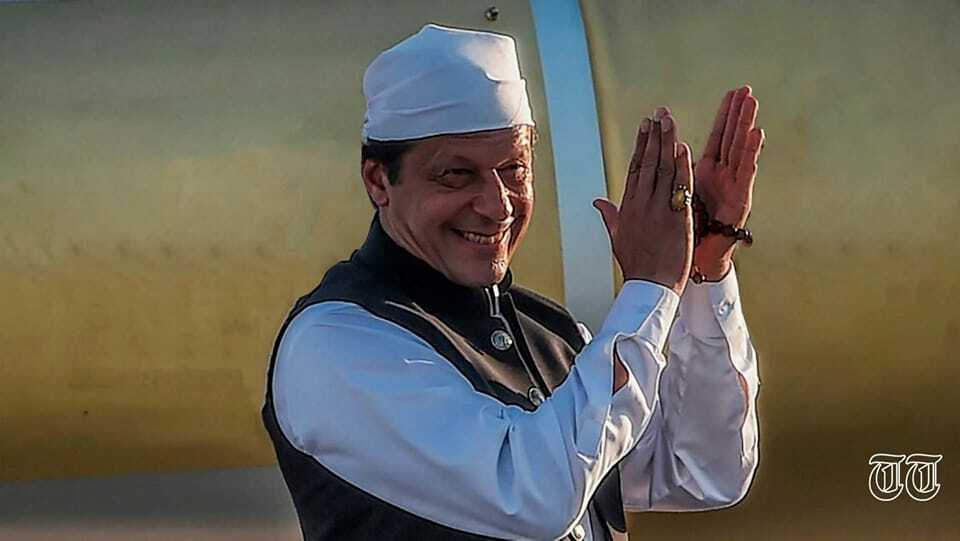 IamPMLN's tweet photo. عبد القادر یونیورسٹی سکینڈل

عمران خان کی "رحونیت" یونیورسٹی، جس کا نام القادر یونیورسٹی ہے، 2019 میں قائم ہوئی۔ اس "یونیورسٹی" جو کہ دراصل 37 طالبعلموں پر مشتمل ایک کالج ہے، کے لئے 458 کنال زمین ملک ریاض نے دی۔ 
زمین کی آفیشل مالیت 24.4 کروڑ روپےہے ج… https://t.co/sw9lBsv90M https://t.co/fgXUjGBLzQ