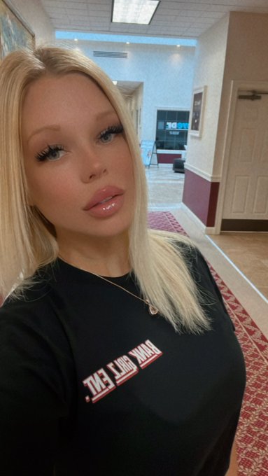 TW Pornstars - 💰Paris Banks💰Exxxotica DC Dec 2-4th. Pictures and videos