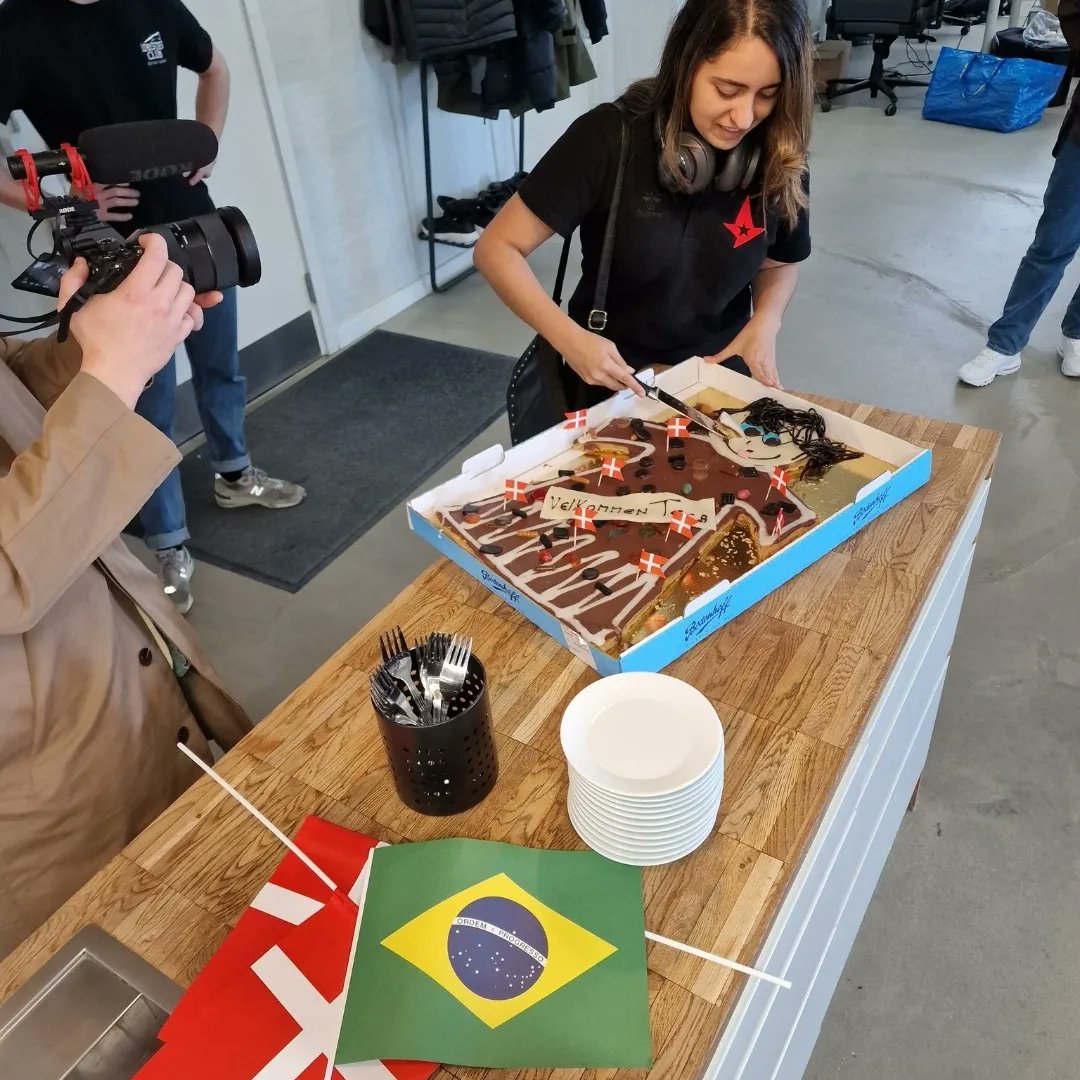 tecafut66's tweet photo. Resumindo minha viagem a Copenhagen em alguns momentos ❤️🇩🇰🤝🇧🇷 @Astralisgg https://t.co/GVgJ4avD4k