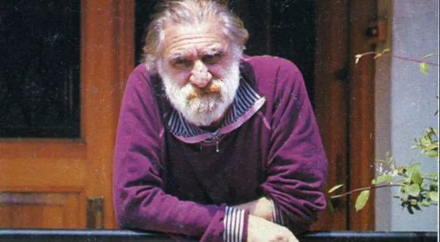 'Şu göğüs kafesimi genişleten umudum var oldukça, 
Güzel günlere olan inancım hiç bitmeyecek...' 

- Can Yücel