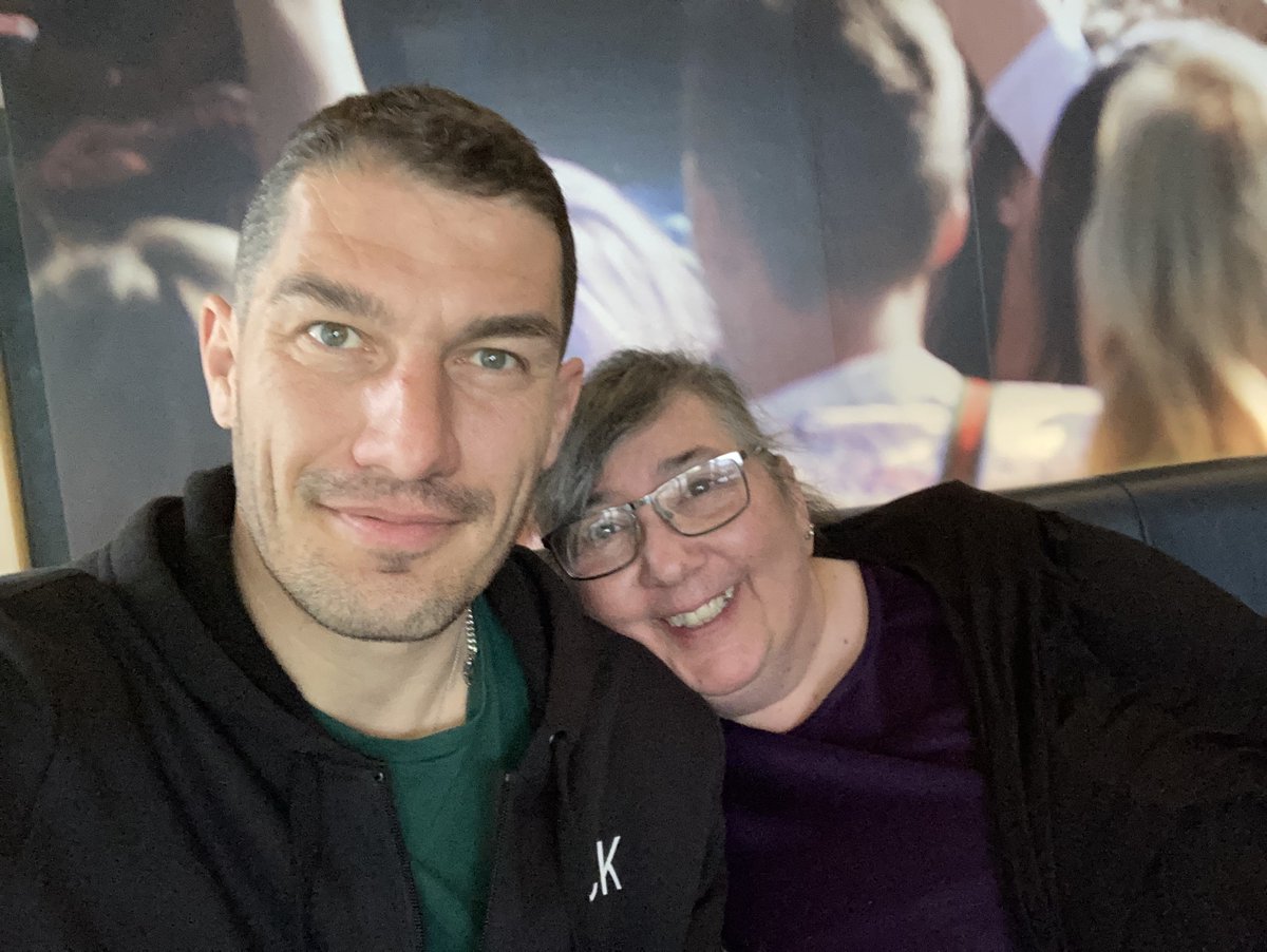 Magyar_bmb's tweet photo. Menj, legyél olyan nagyszerű, mint amilyenre tudom, hogy képes vagy, István! Hiszek benned. Én büszke vagyok rád. Hajrá játékvezetői csapat! 🥰😍😘💪👏
Szeretlek de sárga... 😫
#MyBoy #BelieveInYou #ProudOfYou #GoBeAwesome #RefereeFamily #UCL #UCLSF #ManCityVsRealMadrid https://t.co/1fOzj1mnQM
