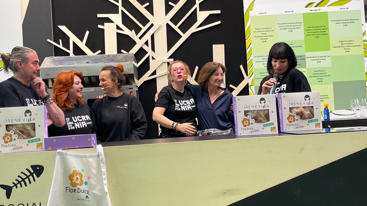 Miren Directora de @SalonGourmets con <a href="/ONGCesal/">ONG Cesal</a> Marisol “La Marismeña” <a href="/RiceBrothers_/">Rice Brothers</a> con Familia <a href="/_IreneVilla_/">Irene Villa ☮️</a> y Chema el Chef