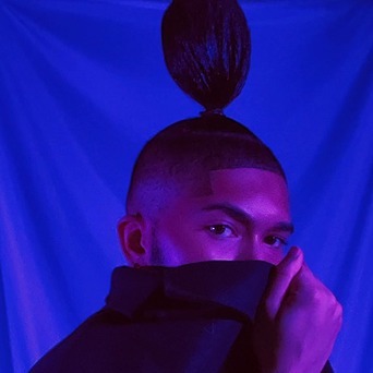 BrandonMosley77's tweet photo. My debut single "Holding On" is out NOW 
Listen/Stream: https://t.co/b7HGUwESDH https://t.co/HUDd9tUEsI