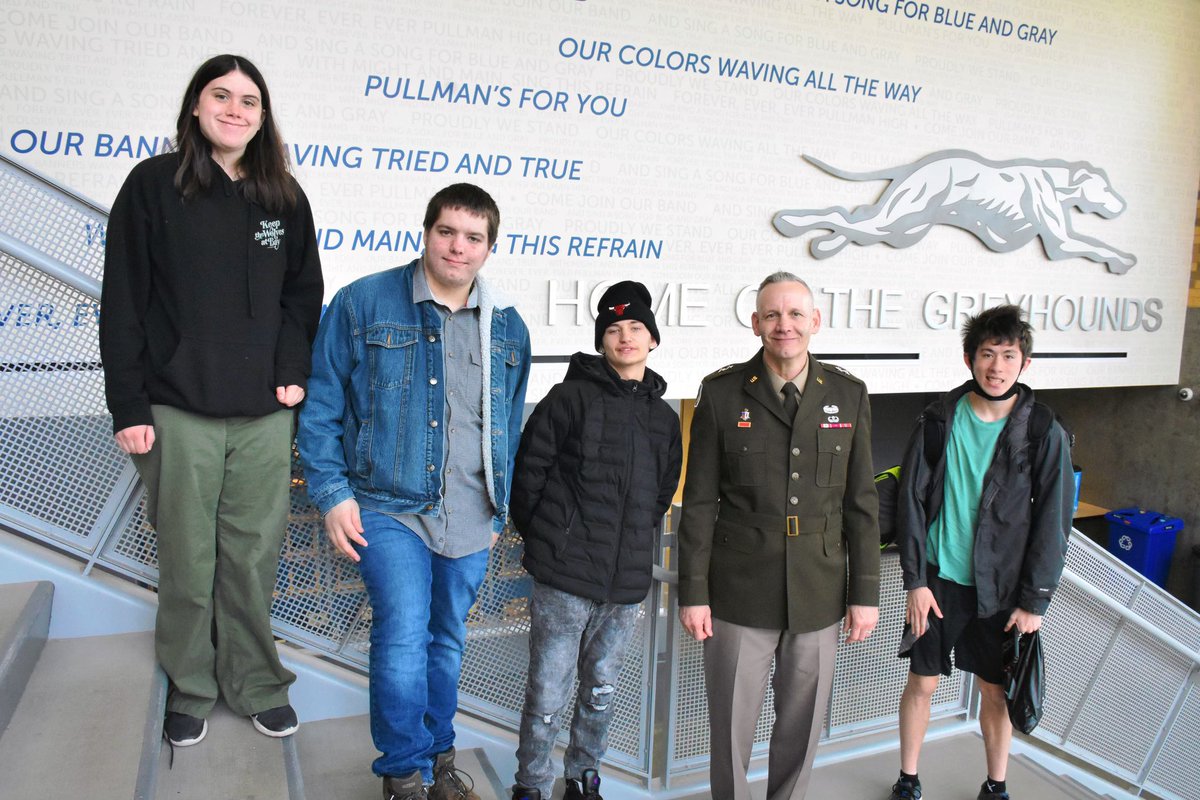 goarmyseattle's tweet photo. Sharing HOMECOMING TOUR highlights:

✔️ @DennisLeMaster7 shared his #ArmyStory w/ Pullman HS students 

✔️ Stopped by his old @WSUPullman stomping grounds!

✔️ Gave some solid advice to @EWUEagles cadets, who had insightful &amp; candid questions about leadership.

#ArmyServiceWeek https://t.co/UM09qMPsG2