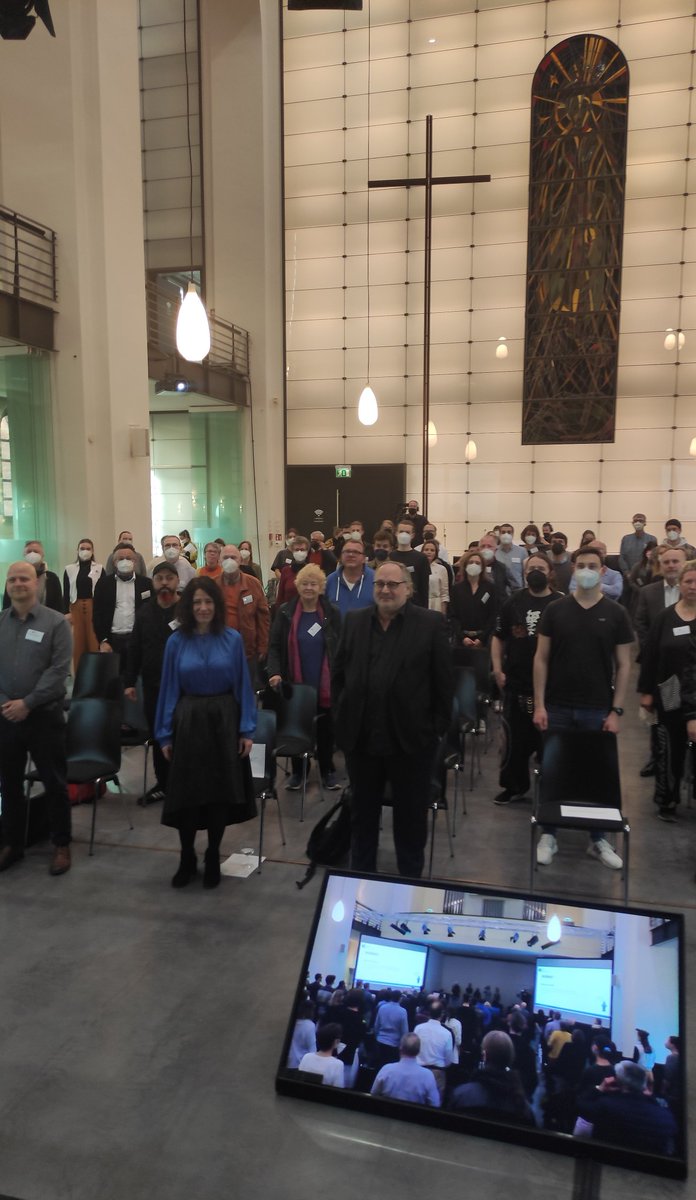 Das ist Berlins Klimabürger:innenrat, das Kennenlernen kann beginnen 🤗💚 Diese 100 zufällig ausgelosten Berliner*innen entwickeln ab heute gemeinsam mit Wissenschaftler*innen Ideen für den Klimaschutz 💡