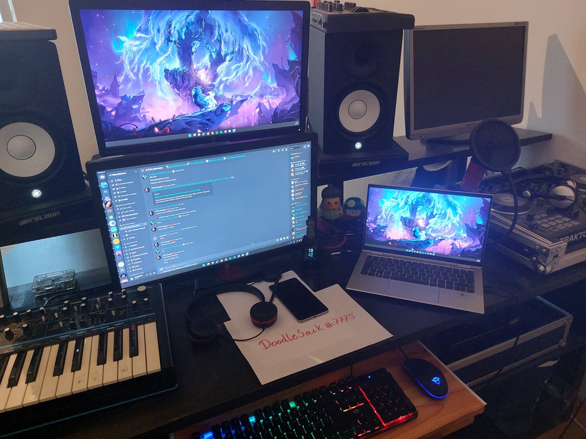 DoodleCrypto13's tweet photo. I love working from home, especially with this setupπ
#VITCSetupWars #VITC #VitaminCoin @Vitamin_Coin https://t.co/L2kdyvVHM3