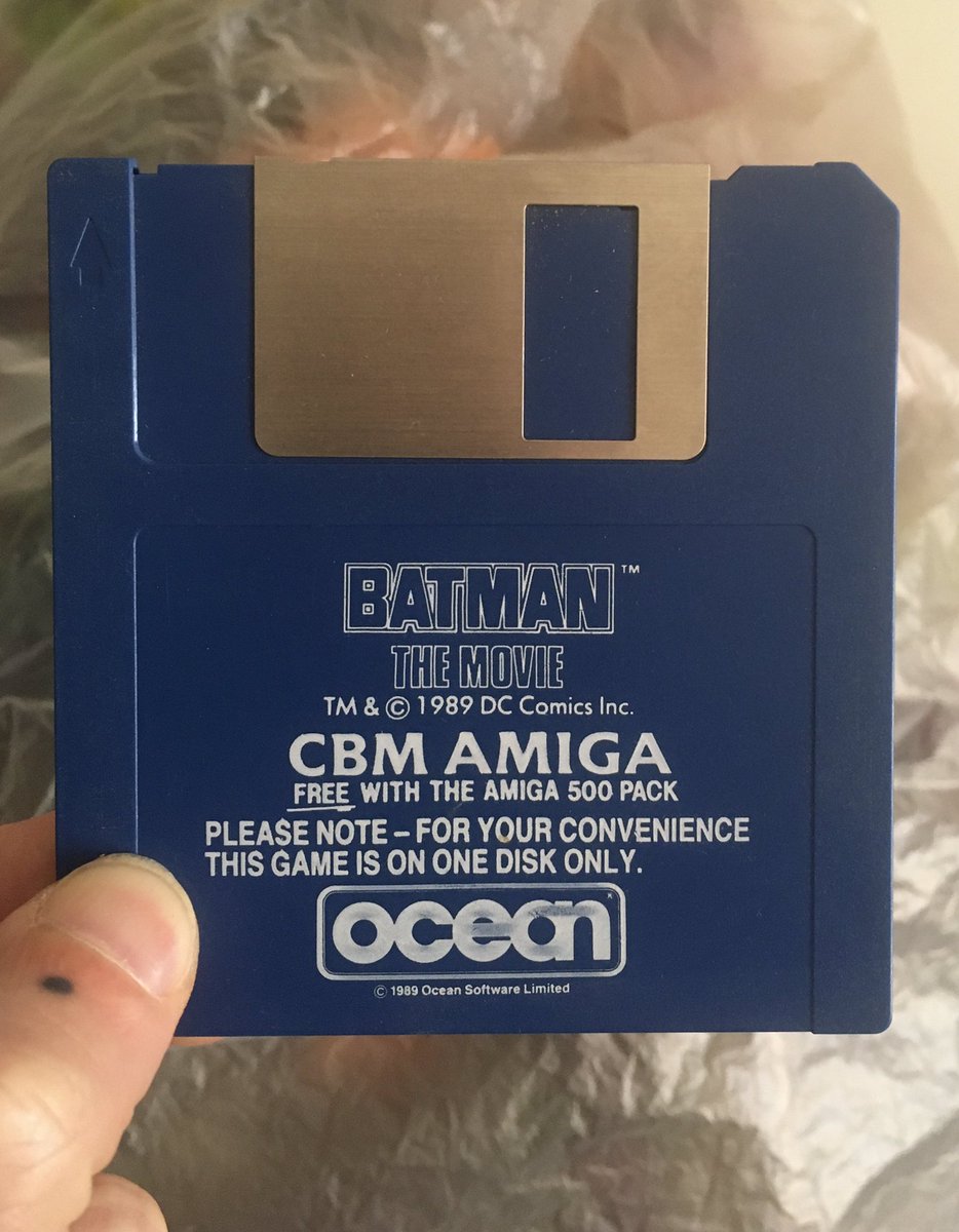 jipAzzoi's tweet photo. Once upon a #batman 
#amiga #commodor #TheBatman https://t.co/nYPx47ZNUA